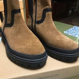 Lucky brand woman’s boots
